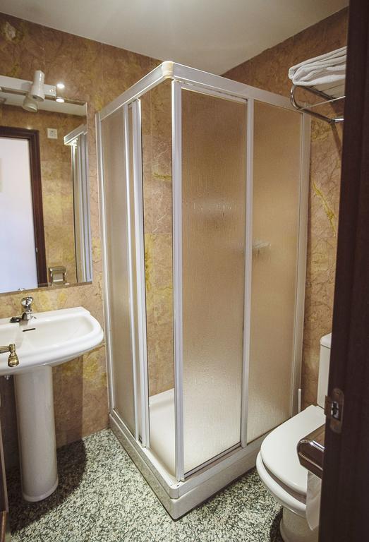 Hostal Plaza Ciudad-Rodrigo Δωμάτιο φωτογραφία