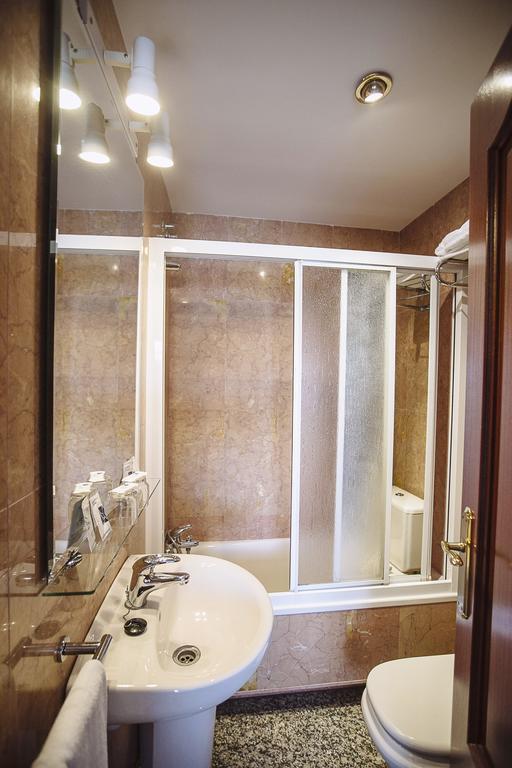 Hostal Plaza Ciudad-Rodrigo Δωμάτιο φωτογραφία