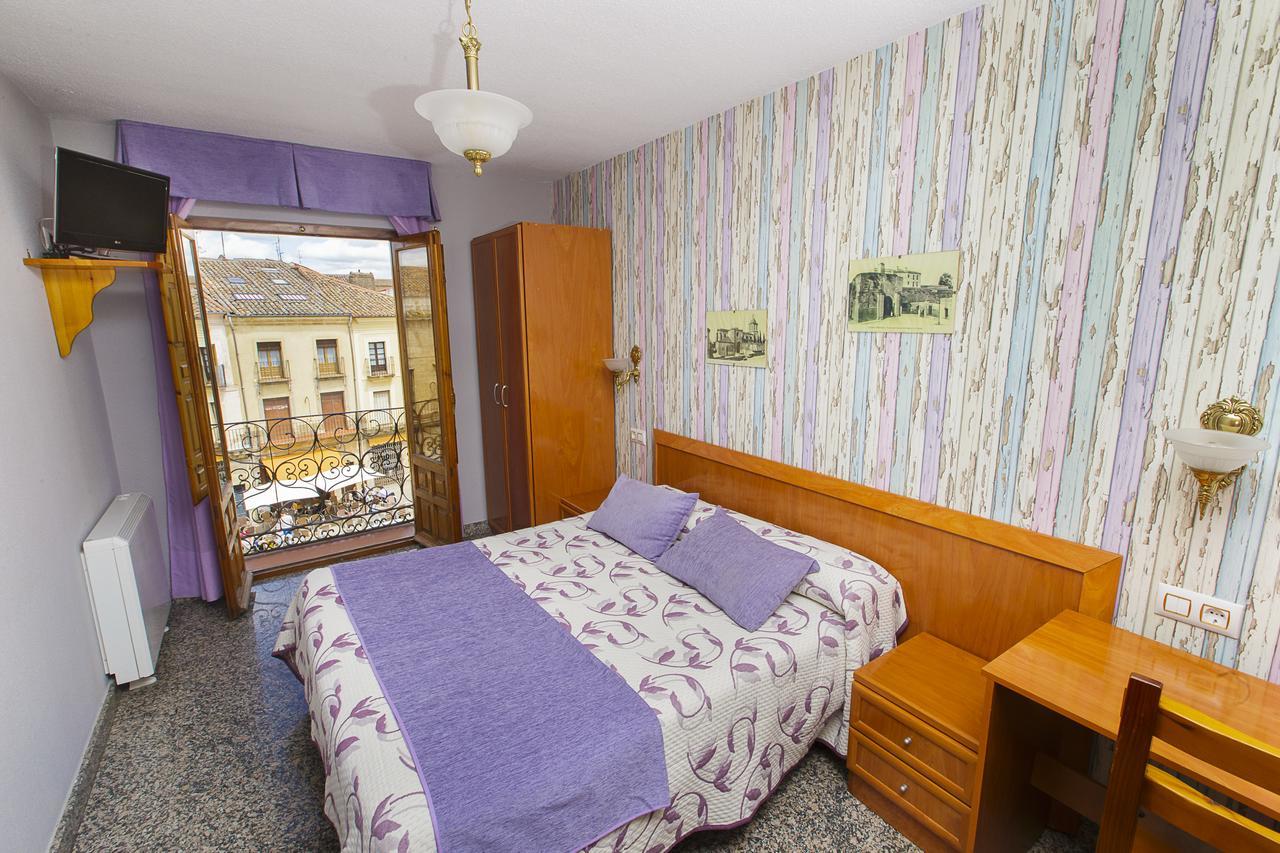 Hostal Plaza Ciudad-Rodrigo Εξωτερικό φωτογραφία
